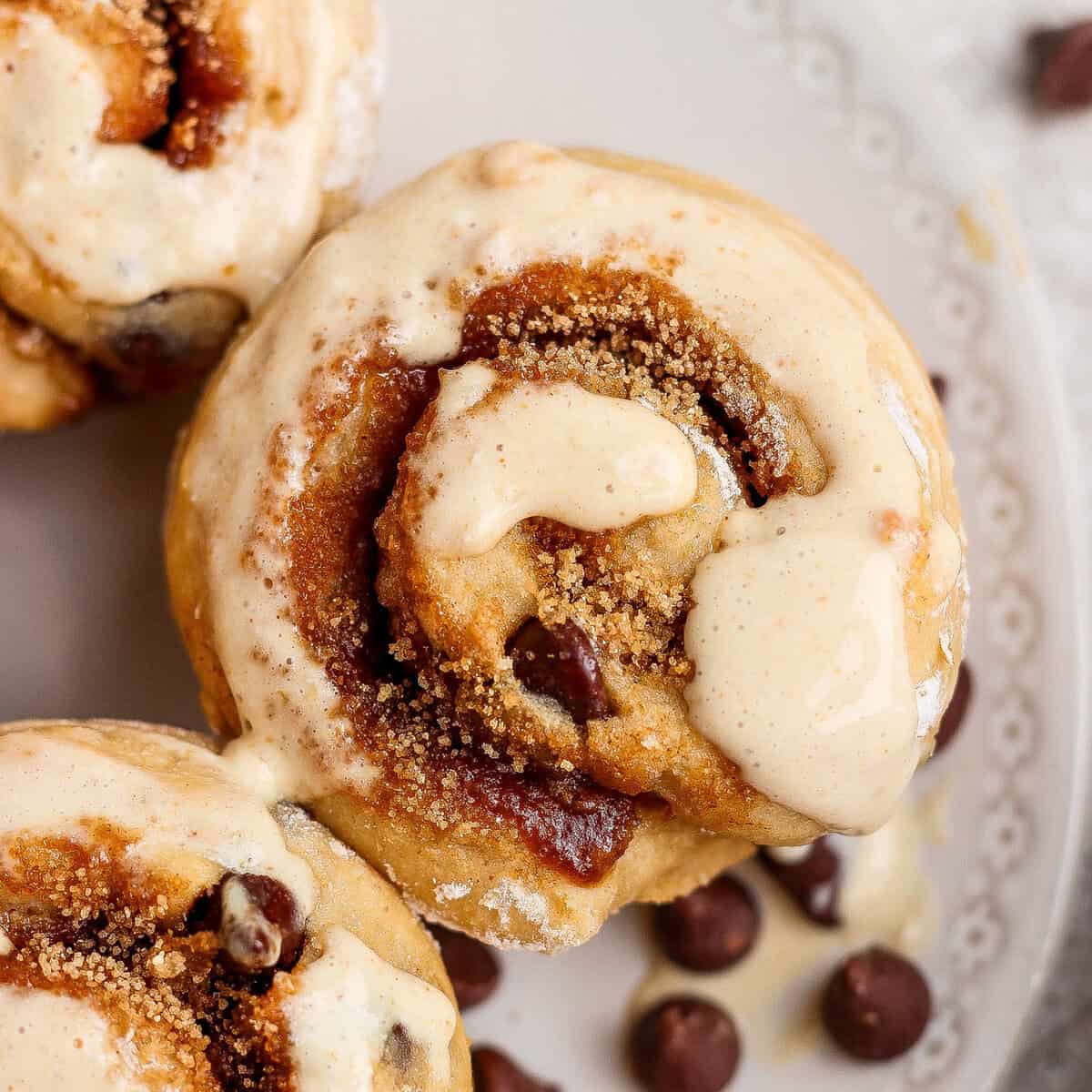Peanut Butter Chocolate Chip Protein Cinnamon Rolls