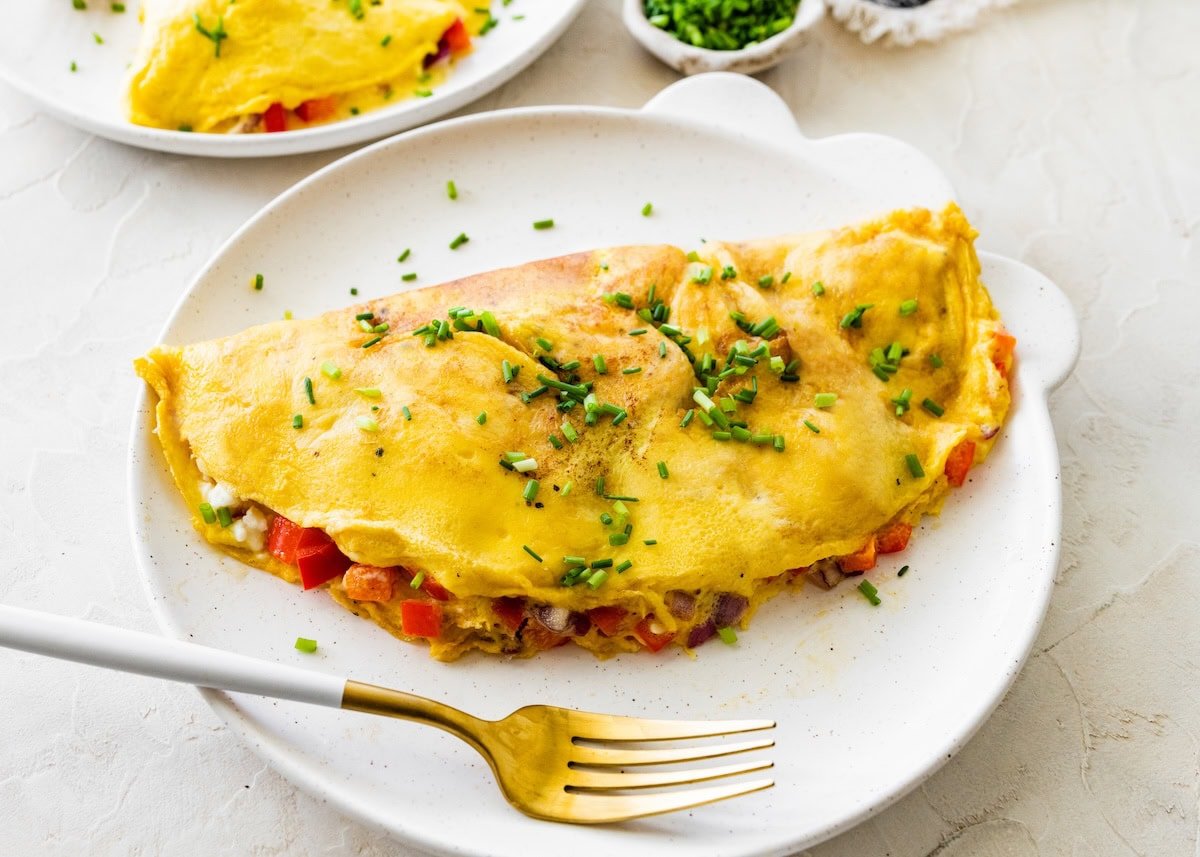 Fluffy Cottage Cheese Omelette (High-Protein & So Easy!)