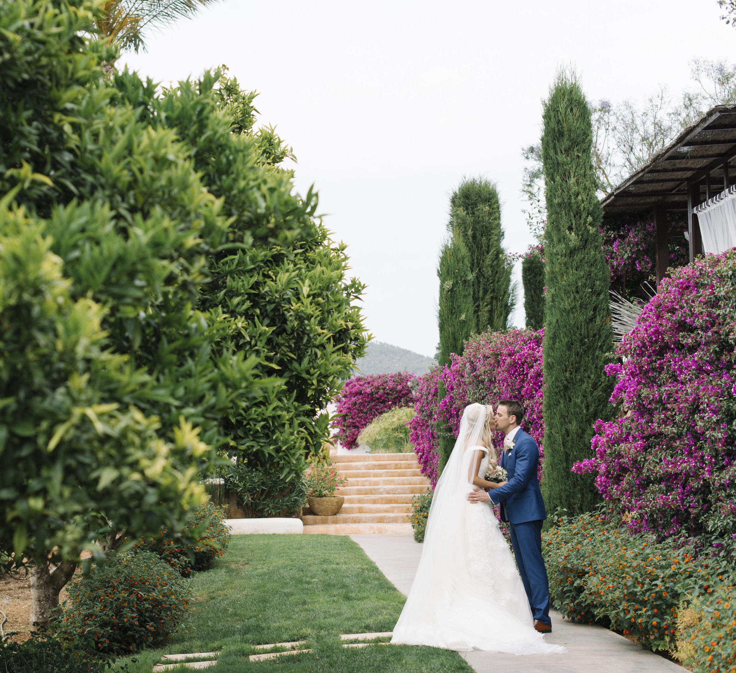 How to Make Your Summer Wedding Stylish and Healthy