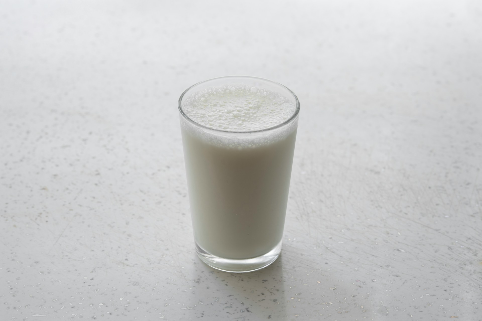 Learn how to keep your bones healthy and strong: 8 keys